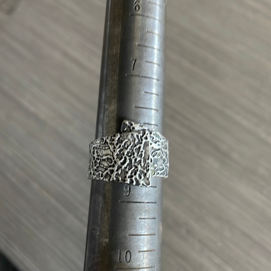 Texture Overlap Adj Ring Sz 7.5-9