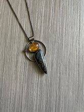 Load image into Gallery viewer, Orbite Mystere Muse Pendant Necklace
