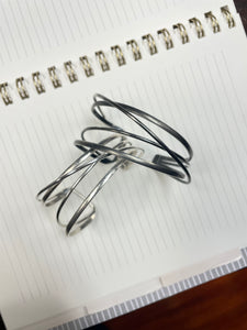Orbite Mystère Cuff Bracelet